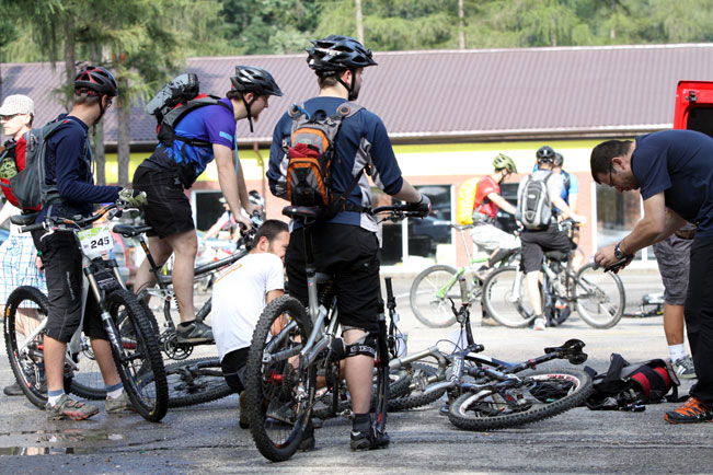 Galeria: Enduro Trophy Brenna 2010 start
