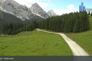 Kamera Ehrwald Ehrwalder Almbahn - Tiroler Zugspitz Are Feldernalm (LIVE Stream)