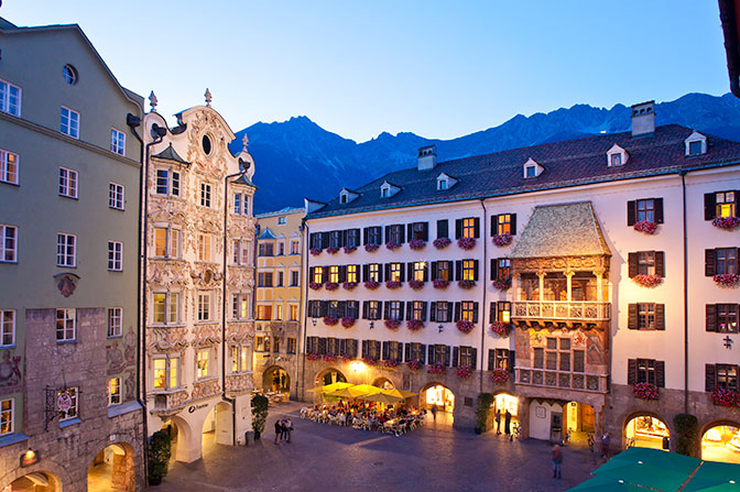 Stare Miasto w Innsbrucku- 500 lat tradycji fot. Innsbruck Tourism Stare Miasto w Innsbrucku- 500 lat tradycji fot. Innsbruck Tourism