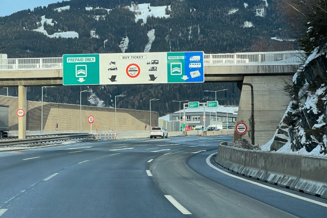 Ile naprawdę kosztuje dojazd na narty z Polski do Włoch autem