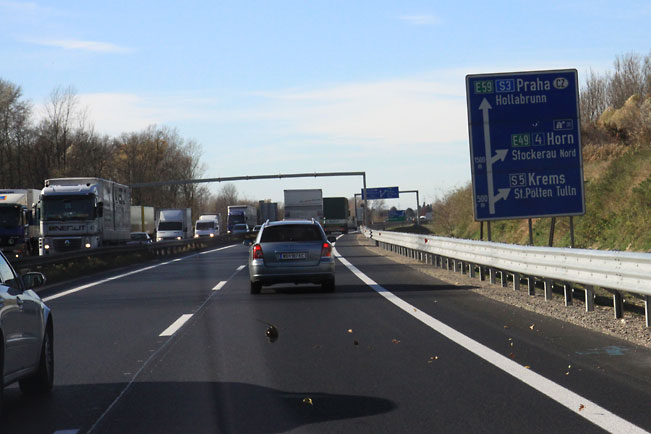 Zjazd z A22 w kierunku na Krems fot.skionline.pl